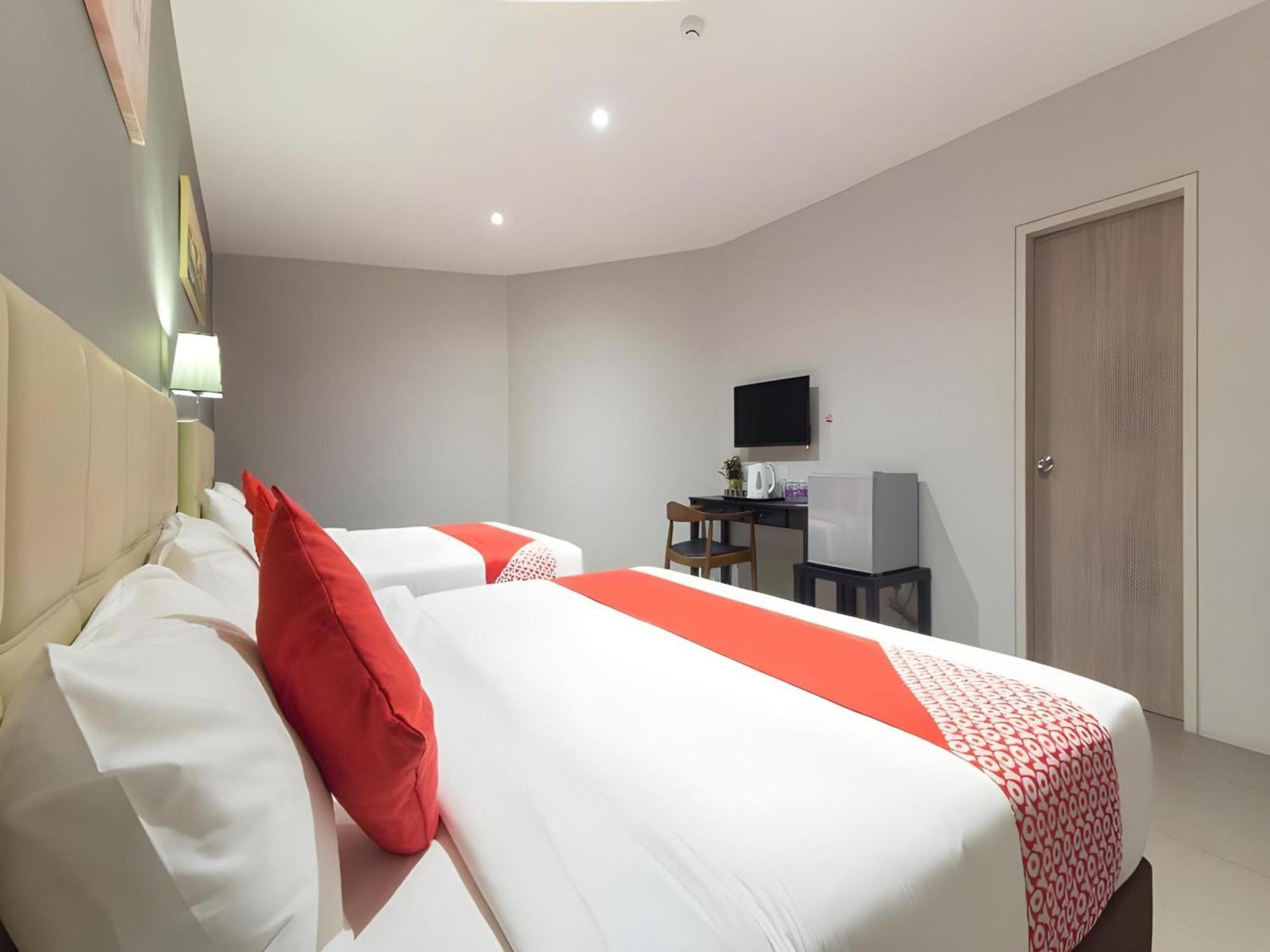โอโย 1191 ยูเทล บูทิก โฮเต็ล Hotel กาจัง ภายนอก รูปภาพ
