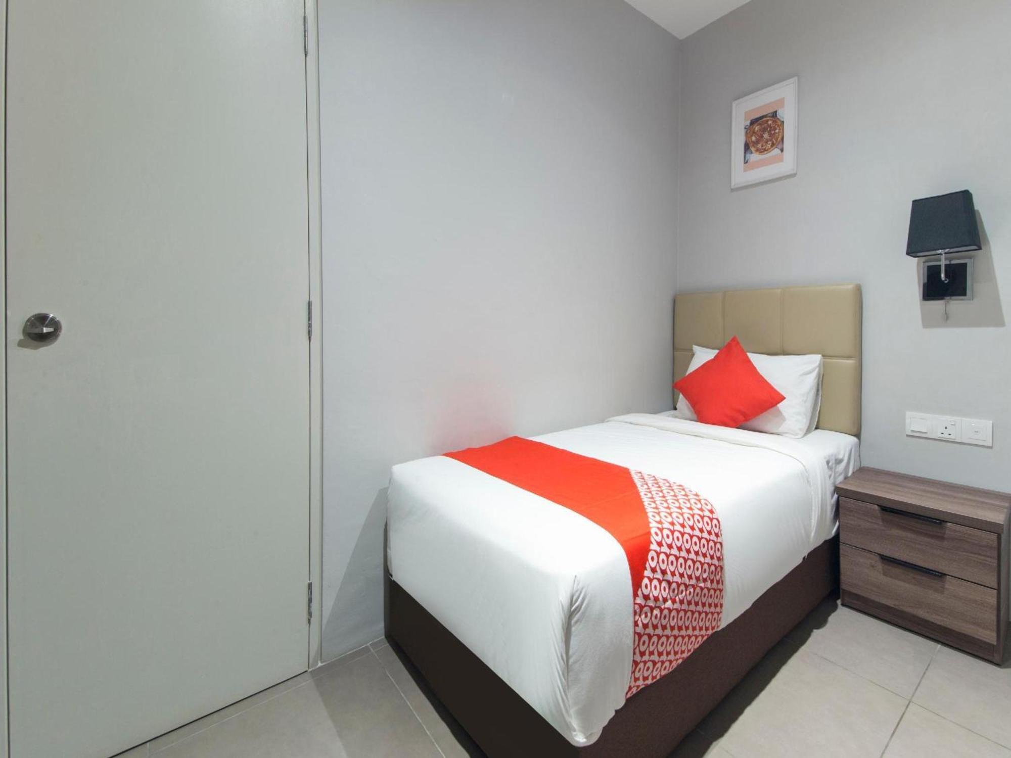 โอโย 1191 ยูเทล บูทิก โฮเต็ล Hotel กาจัง ภายนอก รูปภาพ