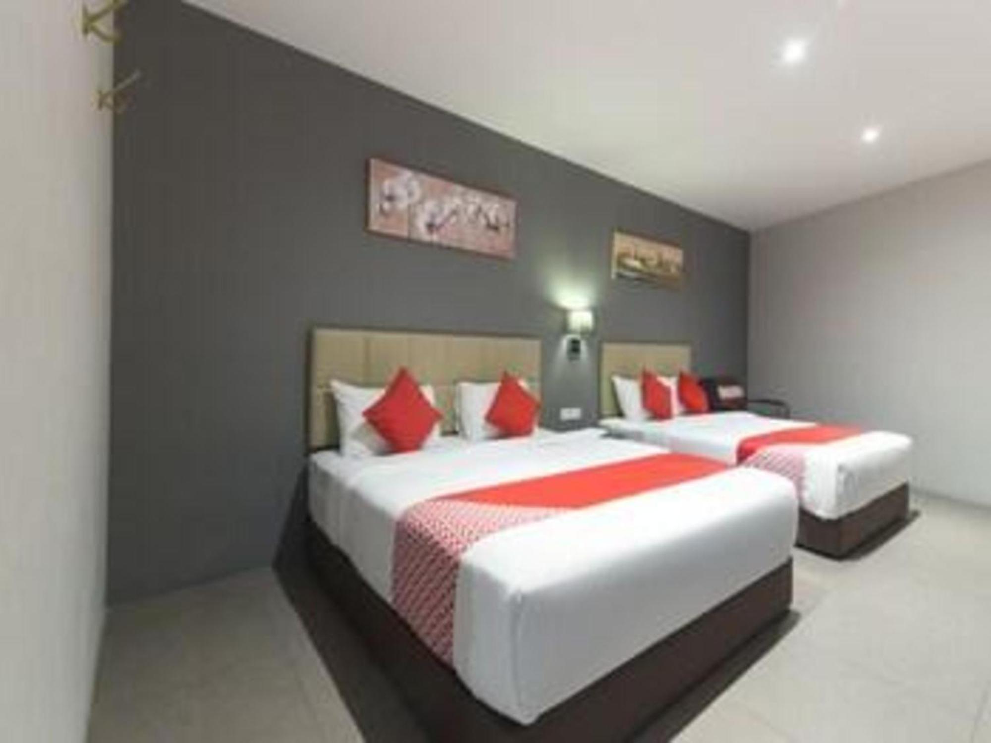 โอโย 1191 ยูเทล บูทิก โฮเต็ล Hotel กาจัง ภายนอก รูปภาพ